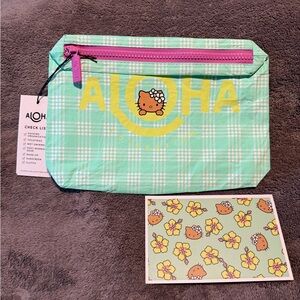 ALOHA Collection Hello Kitty Sanrio DFS Exclusive Small Pouch